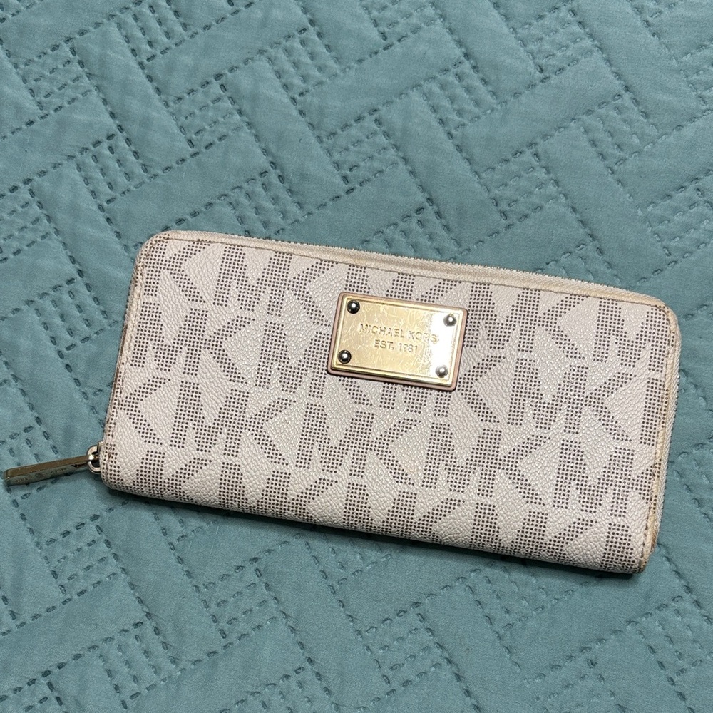 Michael Kors Cream and Gold Logo Wallet